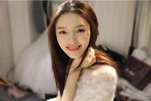 女主穿到娱乐圈吃瓜文